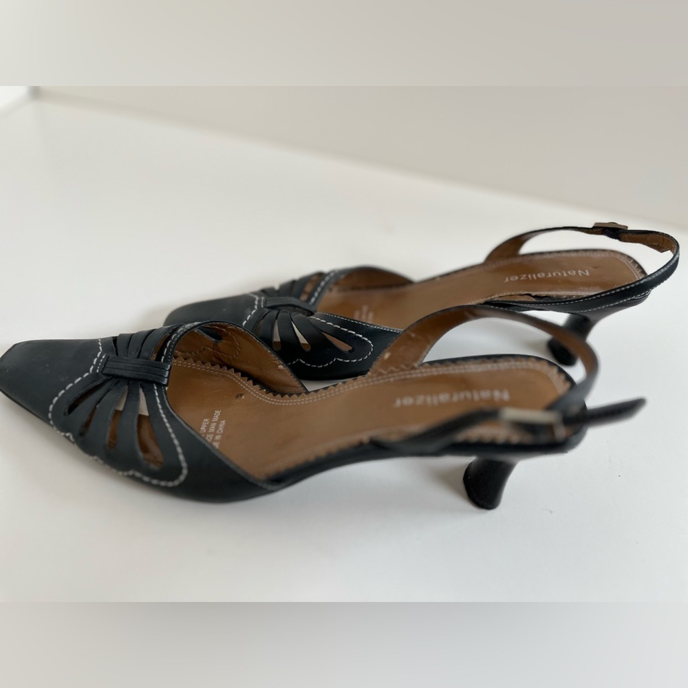 Naturalized Navy Leather Sling -back Pumps size 7 1/2. - Picture 8 of 9